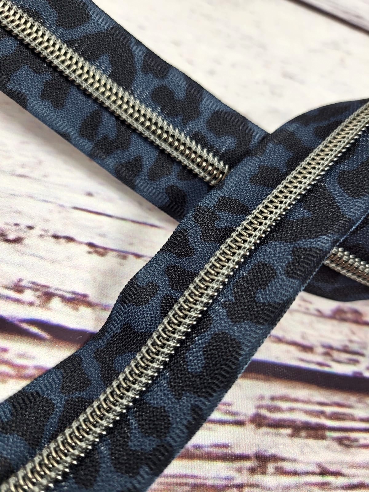 Nylon-Reißverschluss | endlos | Spirale 5mm | animal print | rauchblau