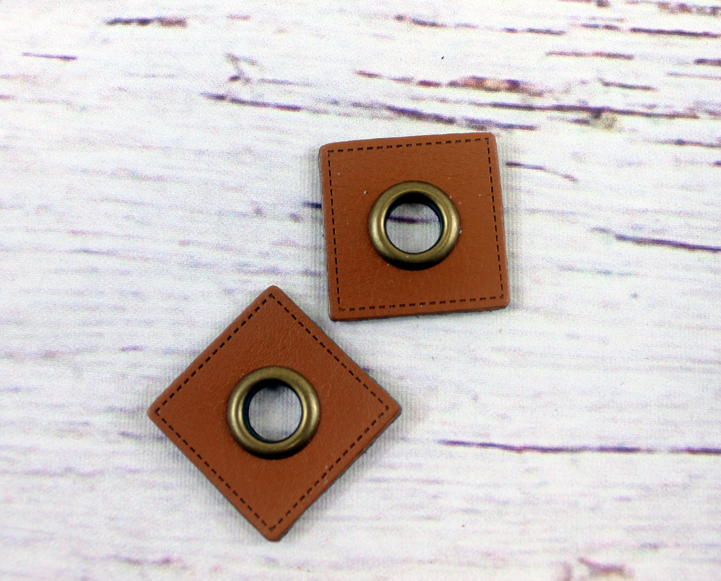 2 Ösenpatches | braun / antiksilber | 2,5cm x 2,5cm