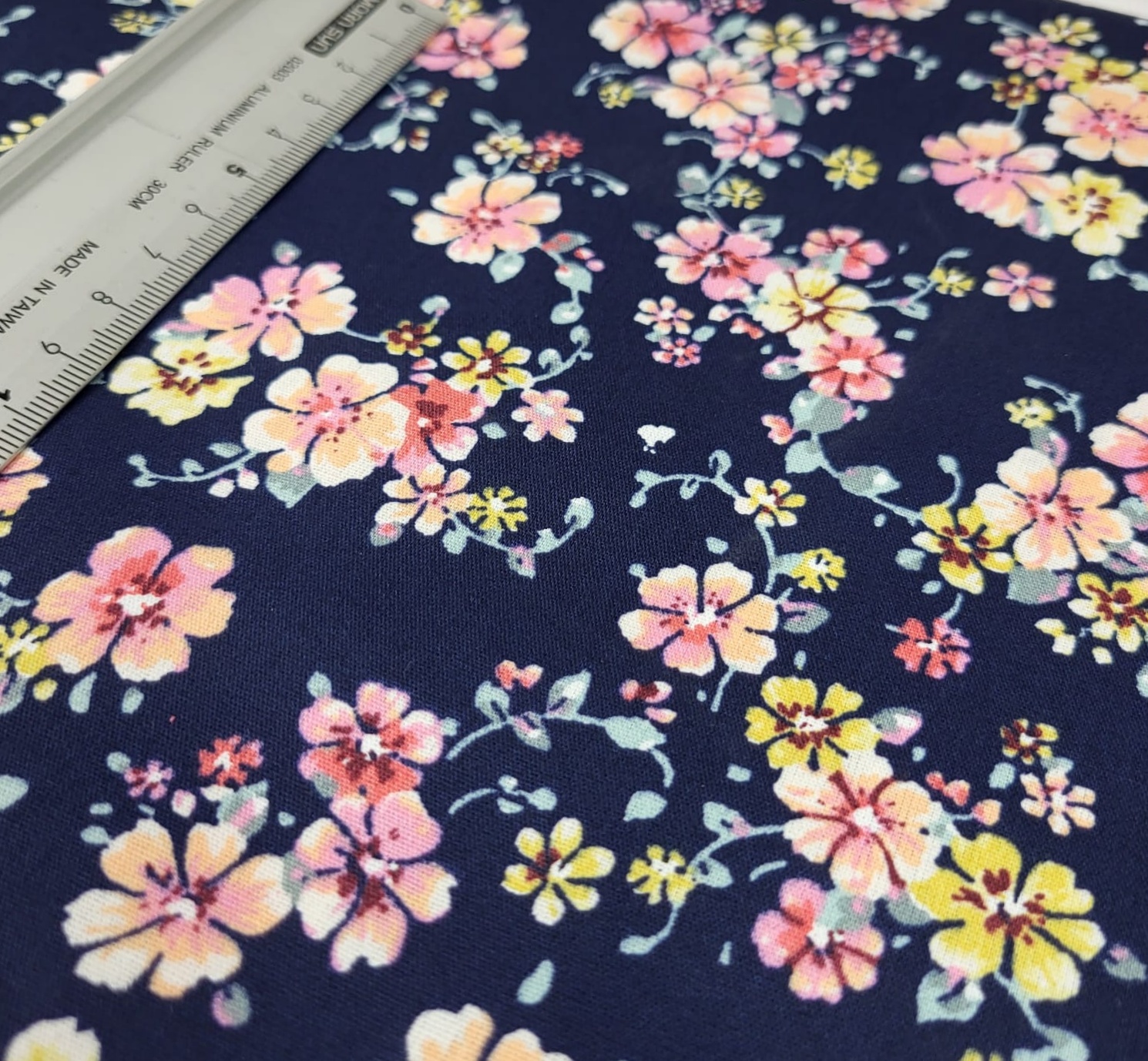 beschichtete Baumwolle / Wachstuchstück  | bedruckt | spring | dunkelblau